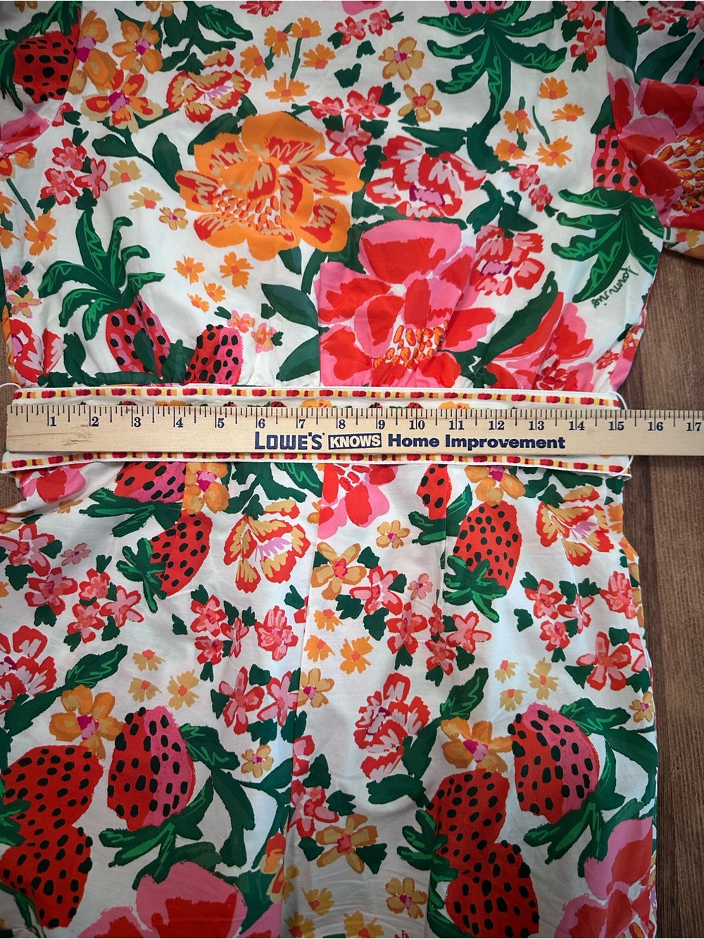 FARM Rio Flowerful Sketch Floral V-Neck Romper with Strawberry White Women Med - Picture 14 of 15